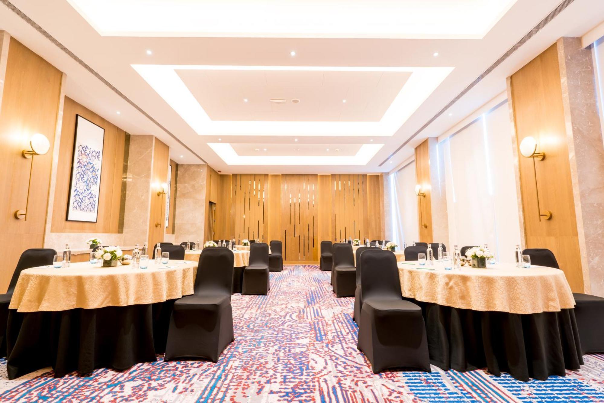 Holiday Inn Lucknow Airport By Ihg Экстерьер фото