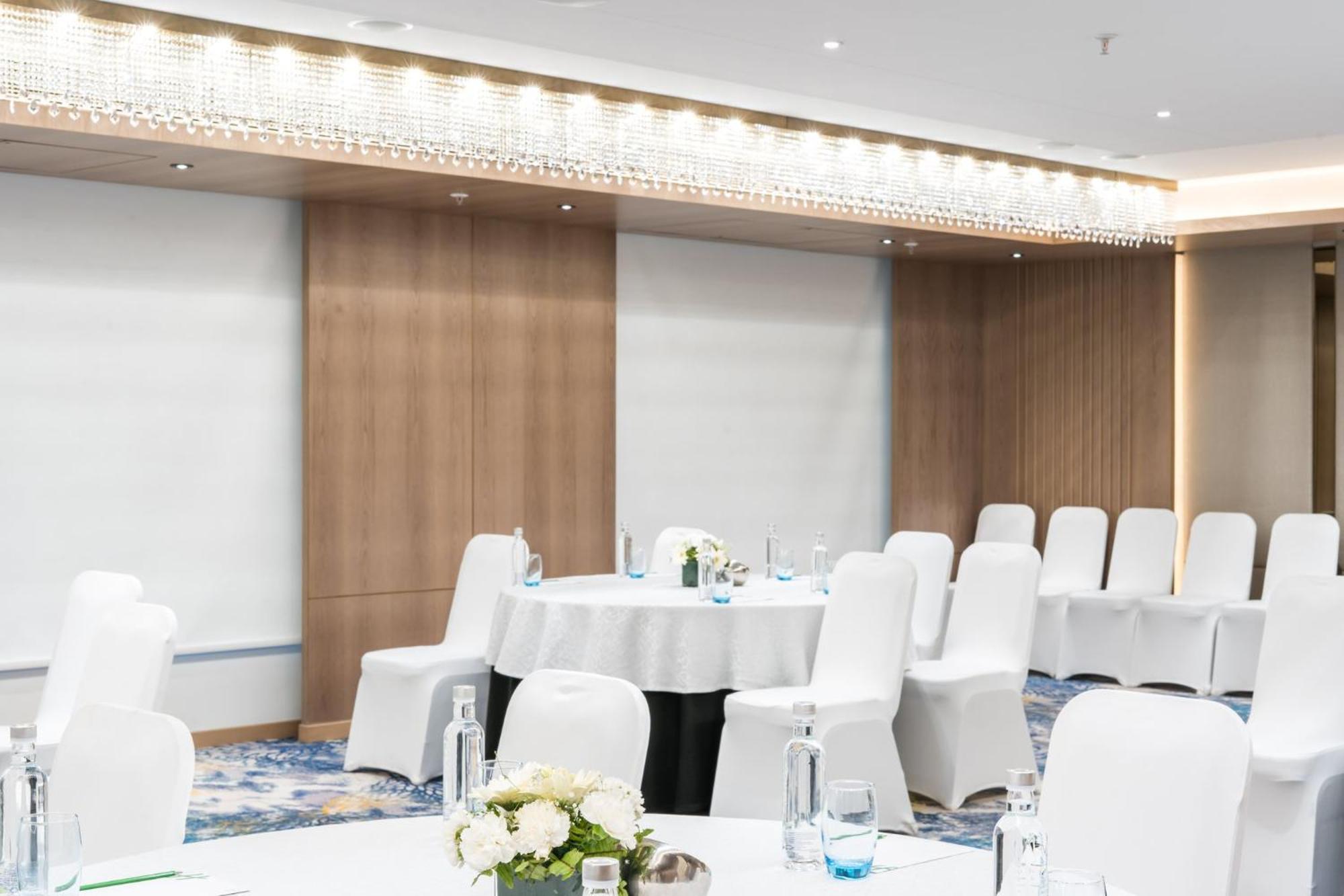 Holiday Inn Lucknow Airport By Ihg Экстерьер фото