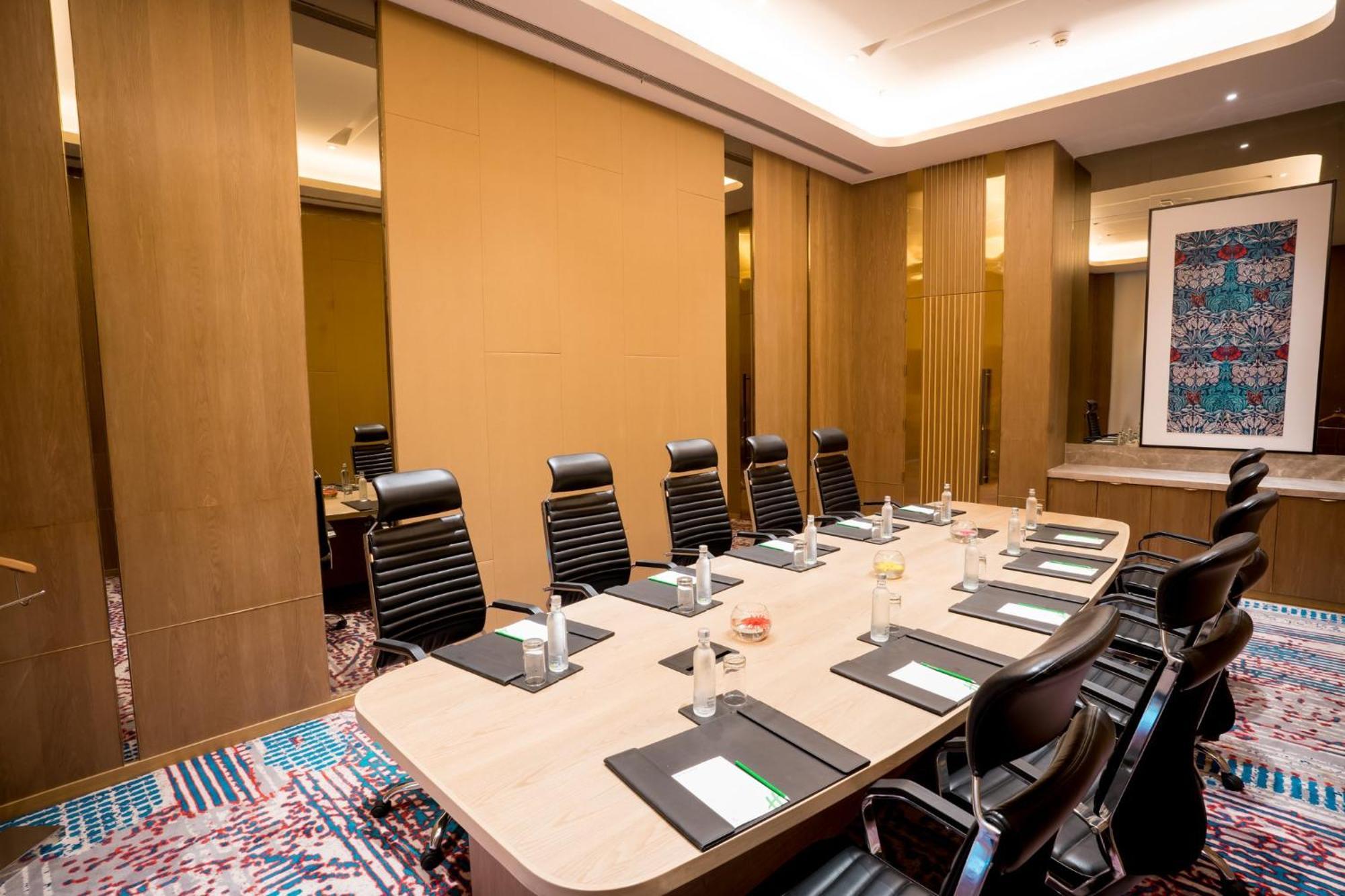 Holiday Inn Lucknow Airport By Ihg Экстерьер фото