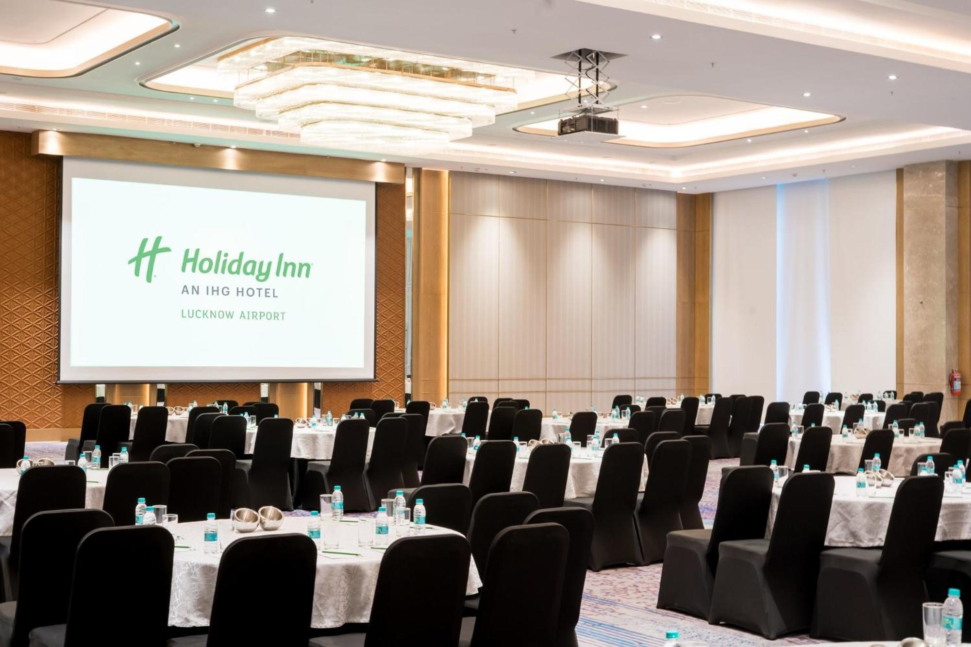 Holiday Inn Lucknow Airport By Ihg Экстерьер фото